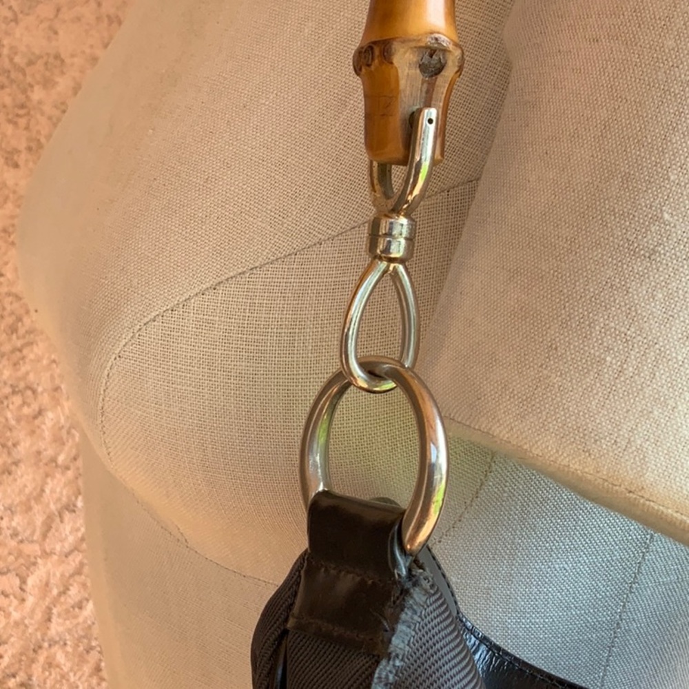 - Gucci AUTHENTIC hobo black canvas leather bamboo handle Very Good condit… - Picture 4 of 14